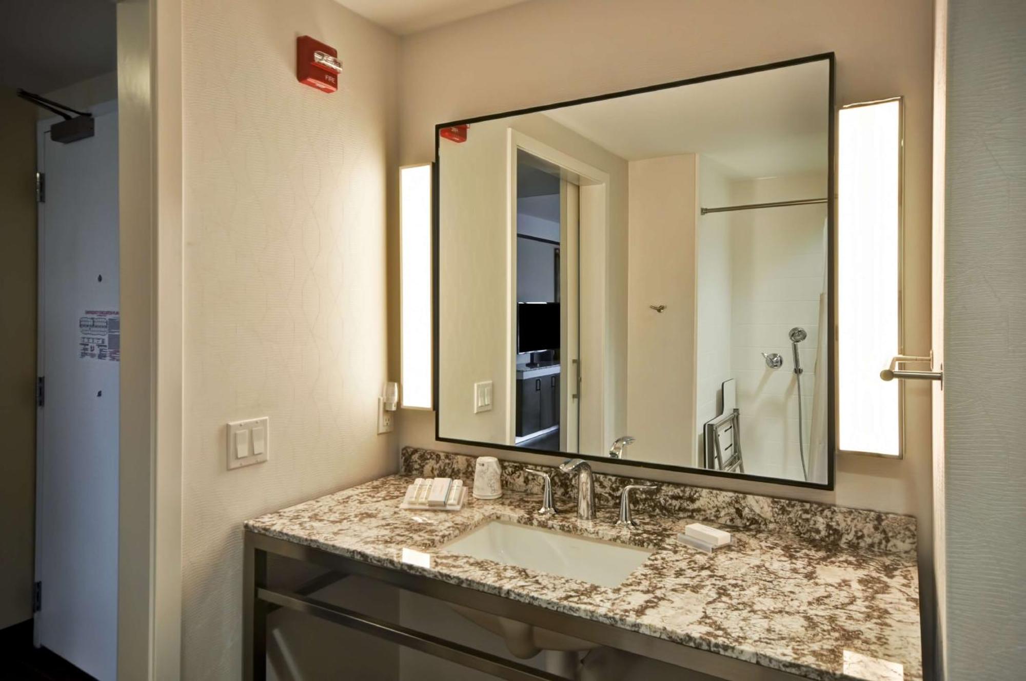 Hilton Garden Inn Detroit Troy Kültér fotó